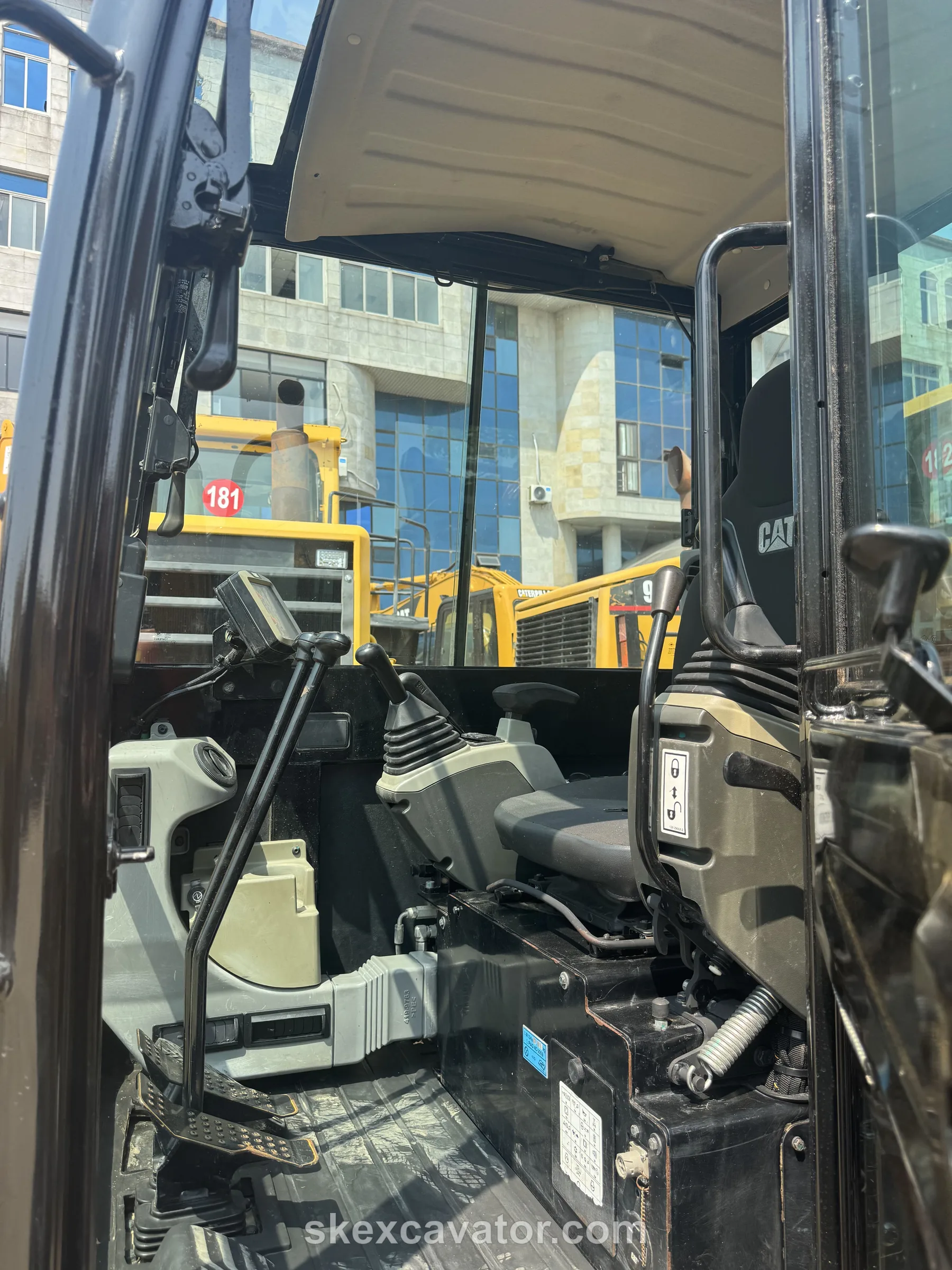 Used CAT 305.5E Mini Excavator for sale - photo 5