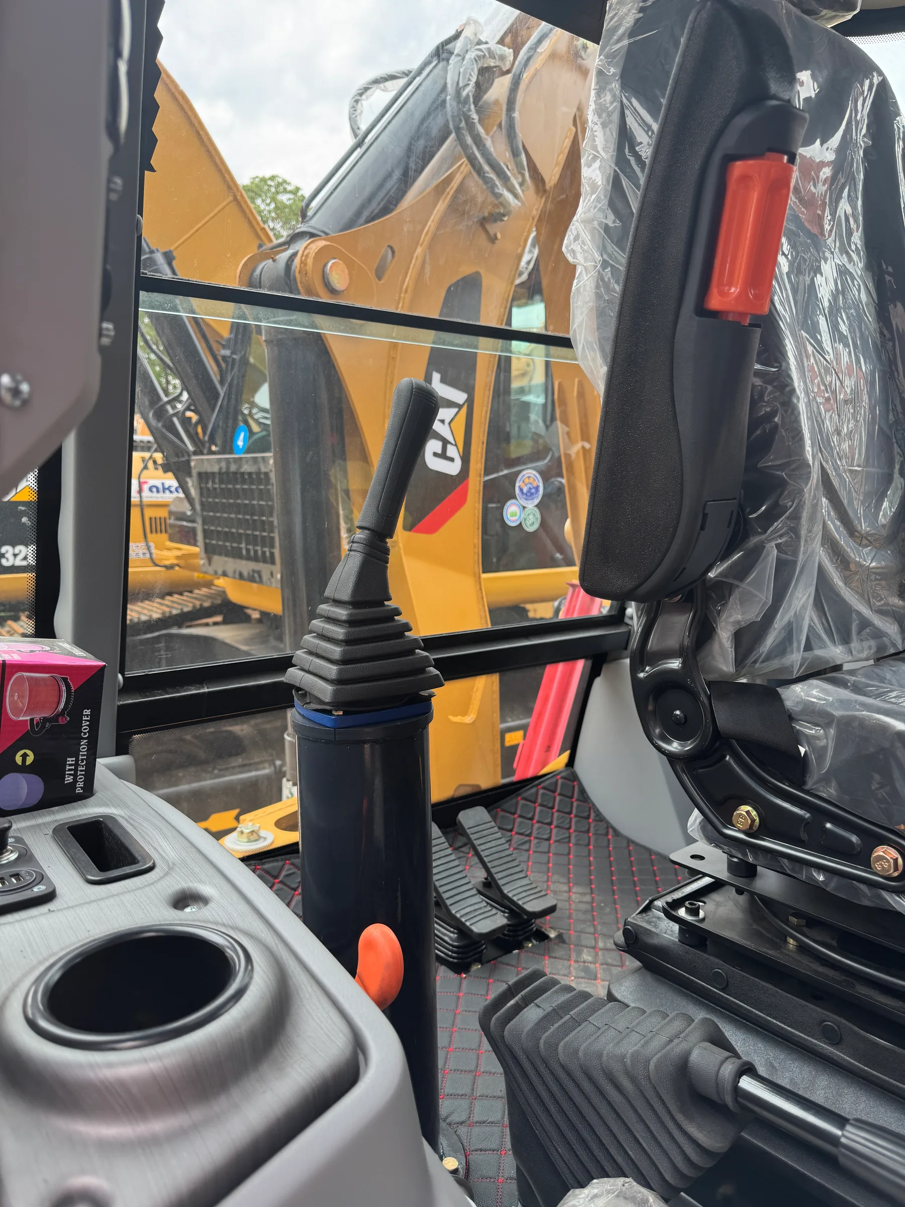 Used CAT 420F Backhoe Loader for sale - photo 7