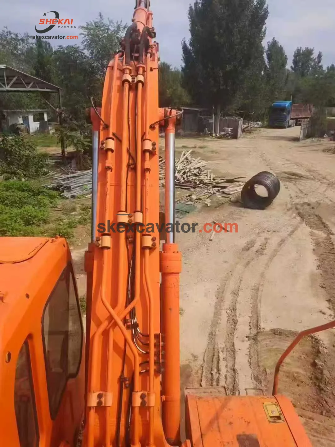 Used Doosan DH225-7 Crawler Excavator for sale - photo 8
