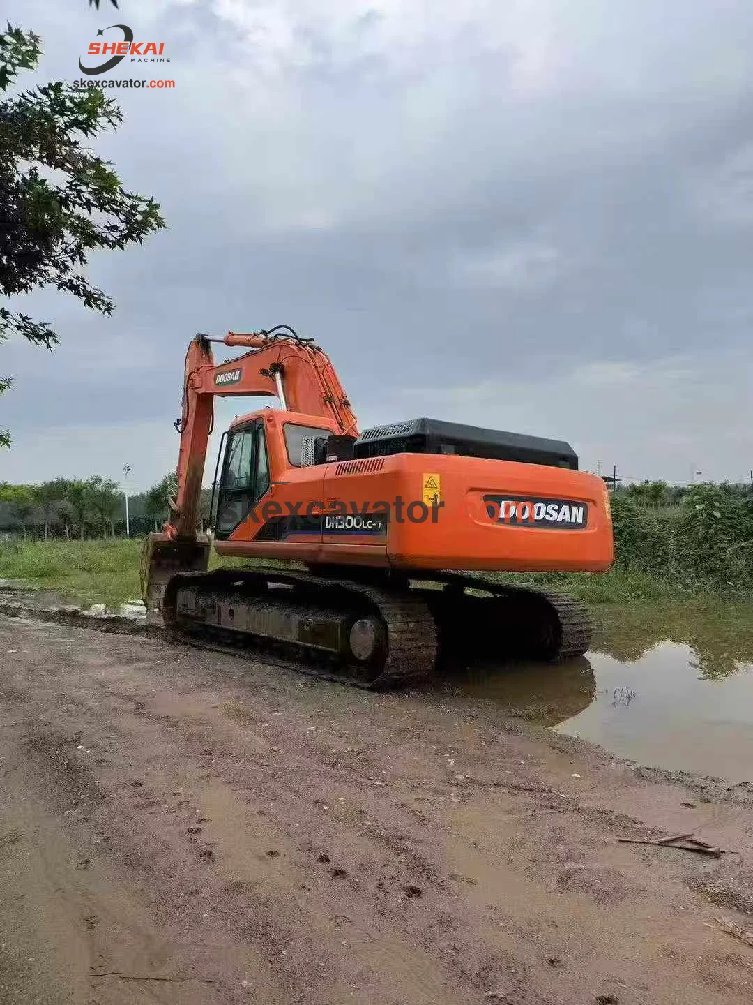 Used Doosan DH300LC-7 Crawler Excavator for sale - photo 6