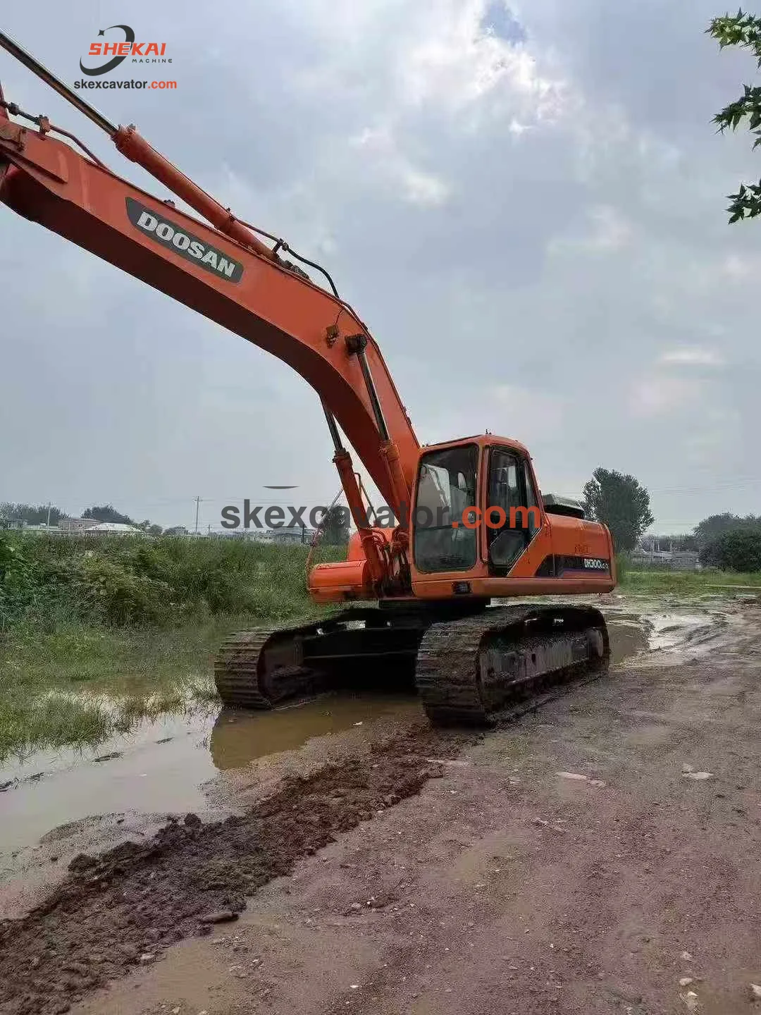 Used Doosan DH300LC-7 Crawler Excavator for sale - photo 8